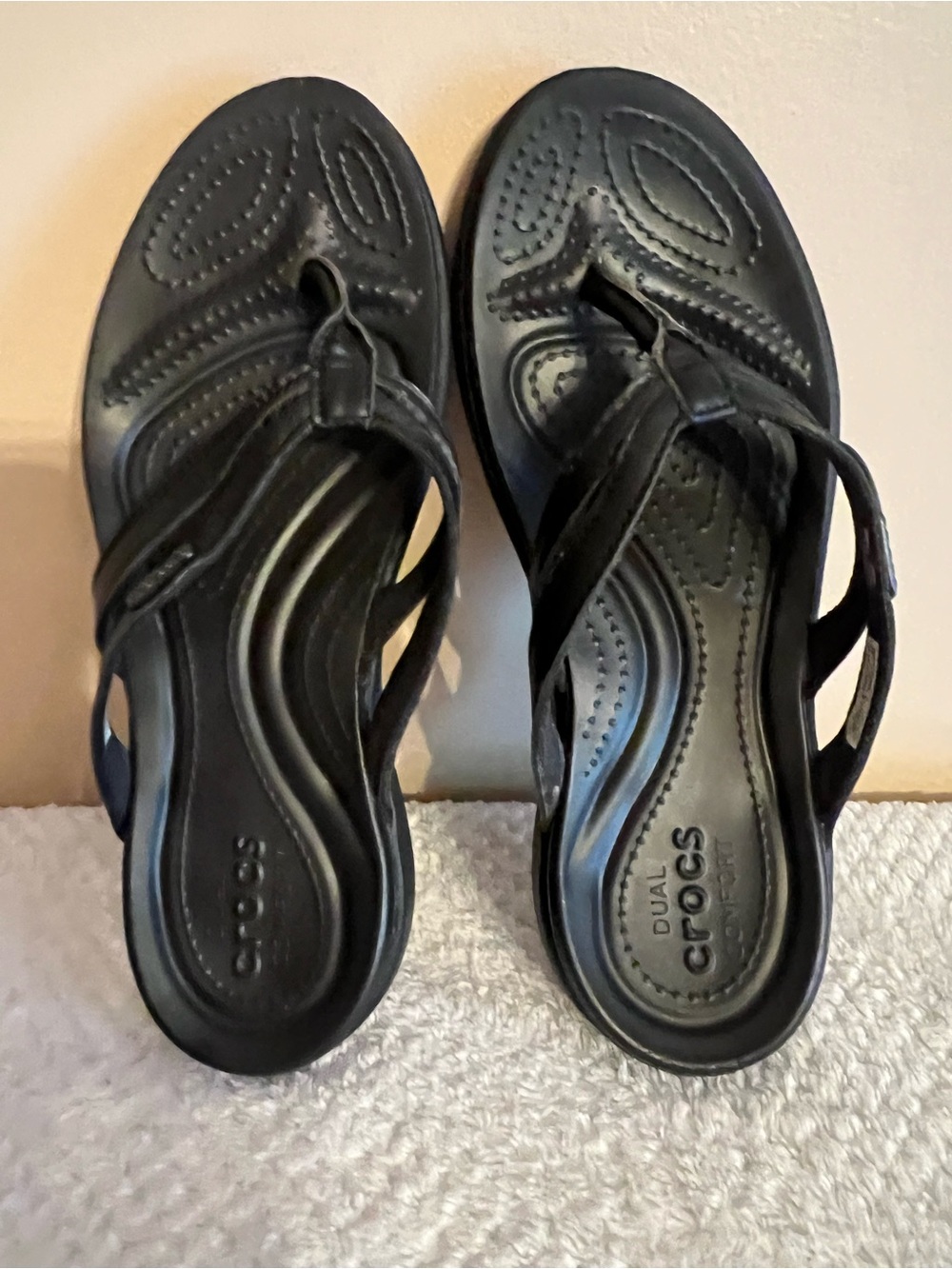 CROCS Women’s Black Strappy Dual Comfort Sandals